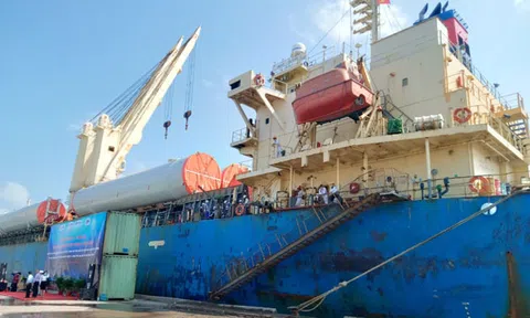 Hậu Giang: Đón nhận chuyến tàu đầu tiên Vast Ocean 5 - 13.000 tấn