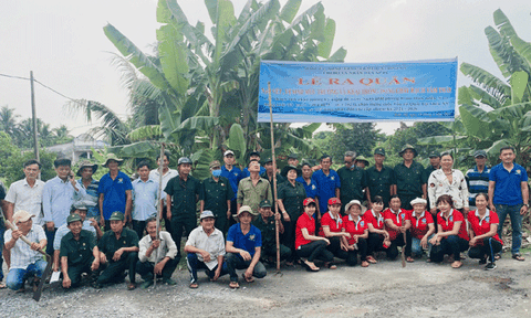 Xã Bình Mỹ, huyện Củ Chi ra quân bảo vệ môi trường