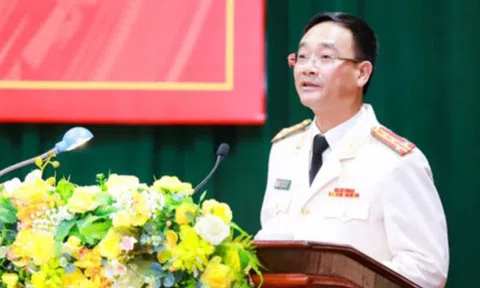 Nghệ An có tân Giám đốc Công an tỉnh sinh năm 1972