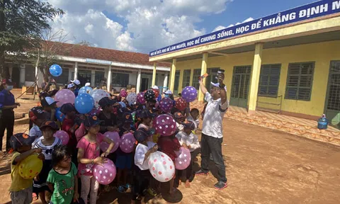 Ươm mầm ước mơ cho hơn 400 thiếu nhi dân tộc thiểu số vùng biên giới 