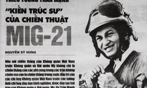 Tướng Trần Mạnh với đài Ra đa dẫn đường