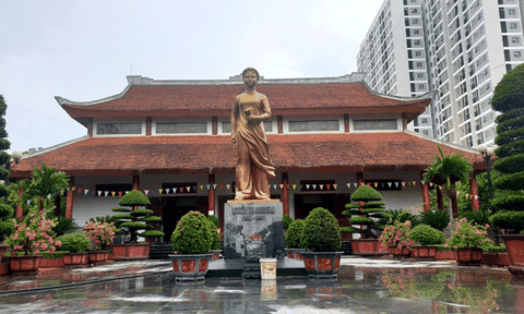 “Cõi người hiền, mộ chỉ ở trong tim”