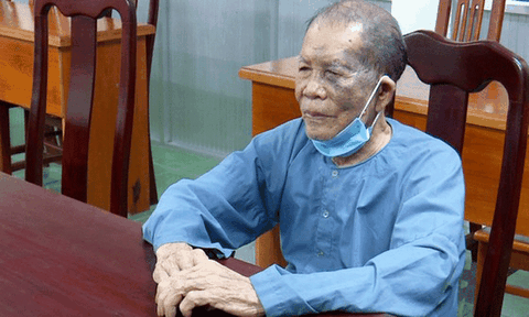 Bị hăm dọa, cha vợ dùng búa đập đầu con rể tử vong